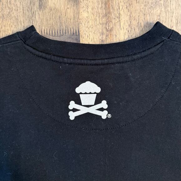 Johnny Cupcakes Cake Dealer Sweatshirt Crewneck Crossbones Black Unisex Large - Picture 8 of 9